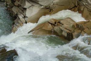 Водоспад Пробій у Яремчі