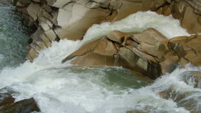 Водоспад Пробій у Яремчі