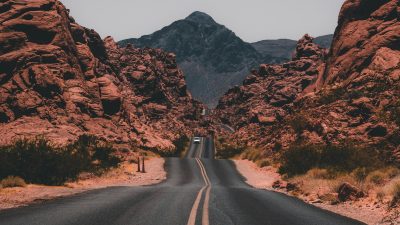 День Батька — нагода подарувати не лише річ, а й час разом. Фото: Unsplash
